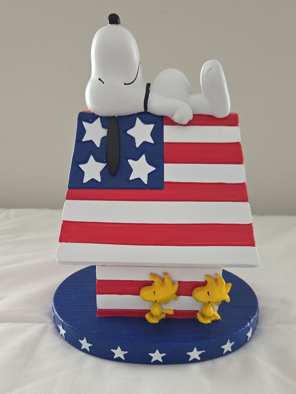 PATRIOTIC SNOOPY AND WOODSTOCK TABLETOP DECORATION